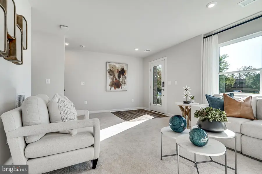 3809 Shale Ridge Rd, Woodbridge, VA 22193 - Image #3