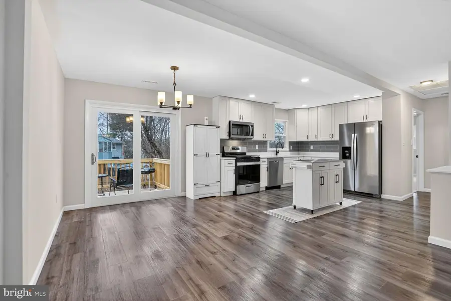 13418 Hillendale Dr, Woodbridge, VA 22193 - Image #2