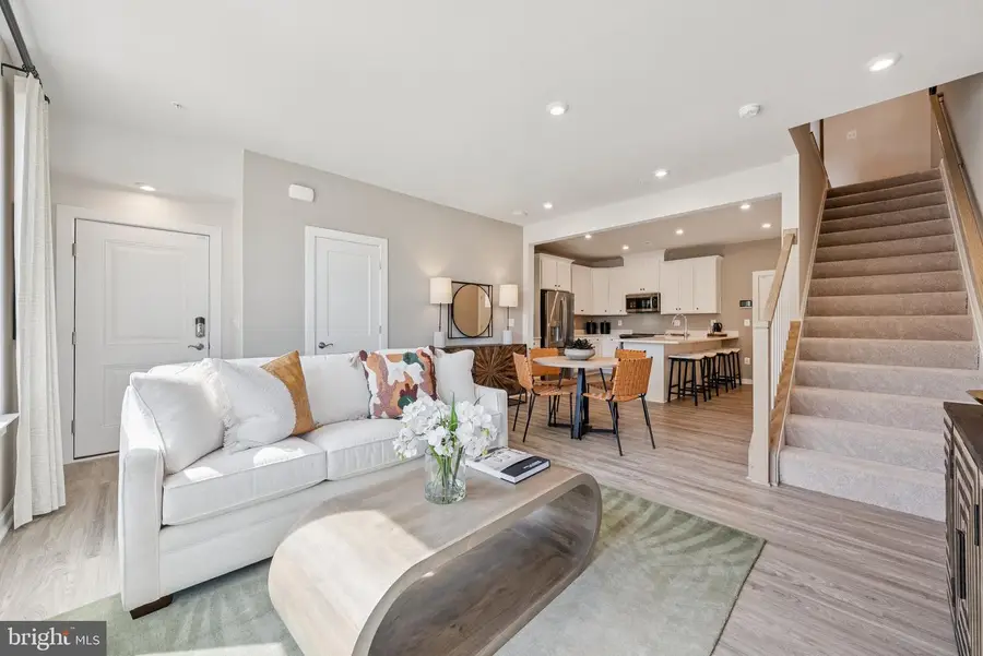 14142 Slate St, Woodbridge, VA 22193 - Image #2