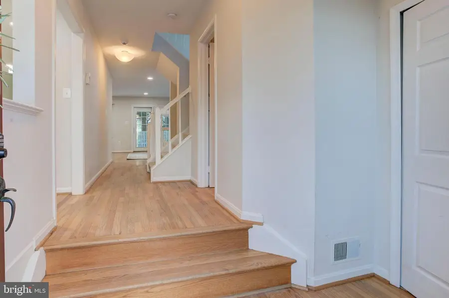 12460 Manchester Way, Woodbridge, VA 22192 - #2