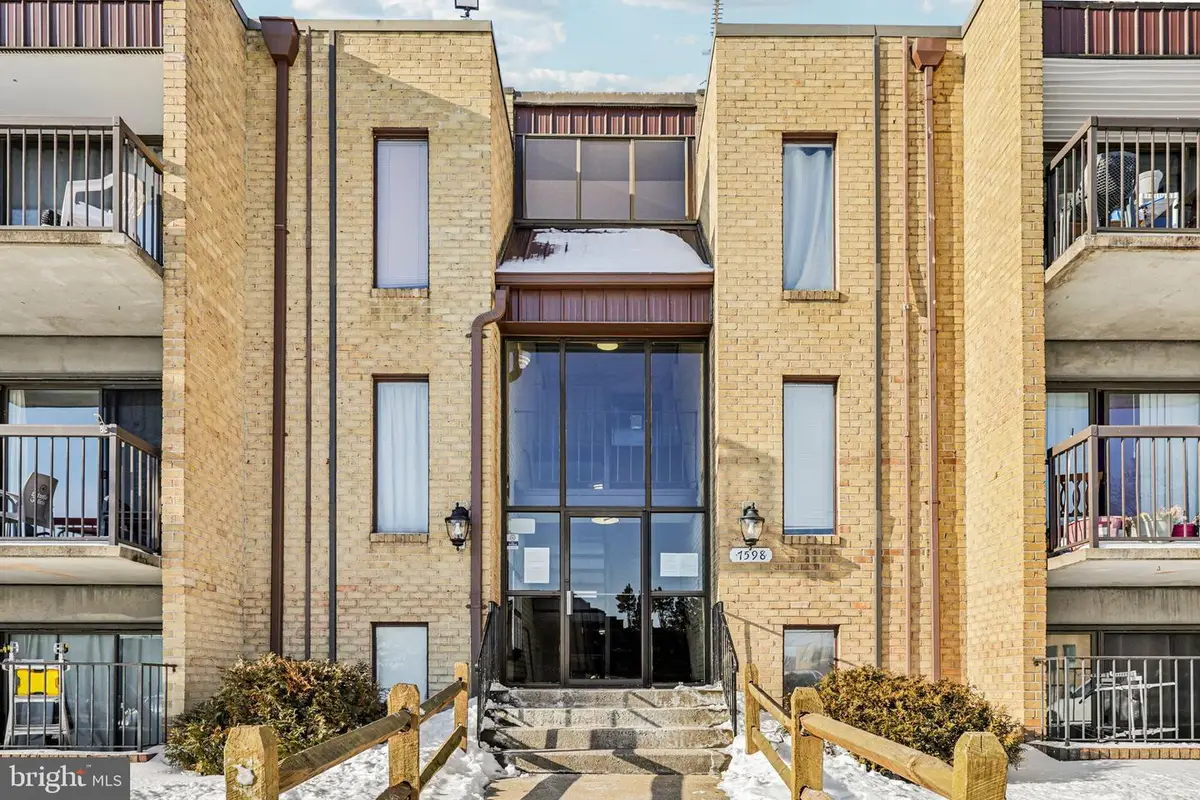 7598 Gales Ct #102, Manassas, VA 20109 - #1