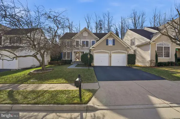 13020 Pilgrims Inn Dr, WOODBRIDGE, VA 22193