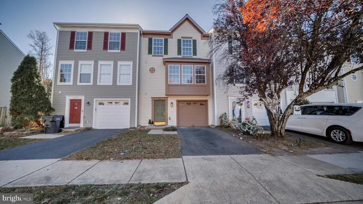 6934 Village Stream Pl, Gainesville, VA 20155 - Image #1