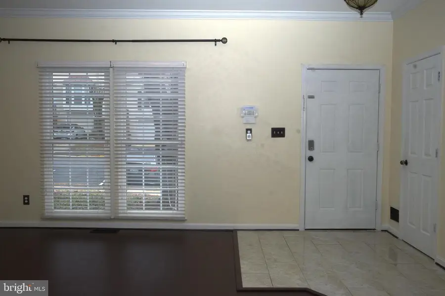 2558 Grayton Ln, Woodbridge, VA 22191 - #2