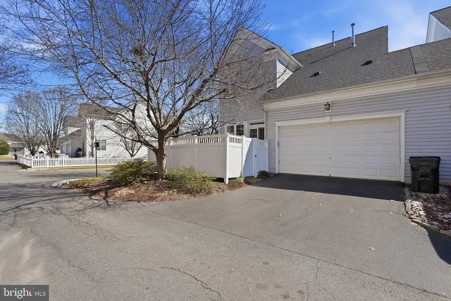 14272 Catbird Dr, Gainesville, VA 20155 - #2