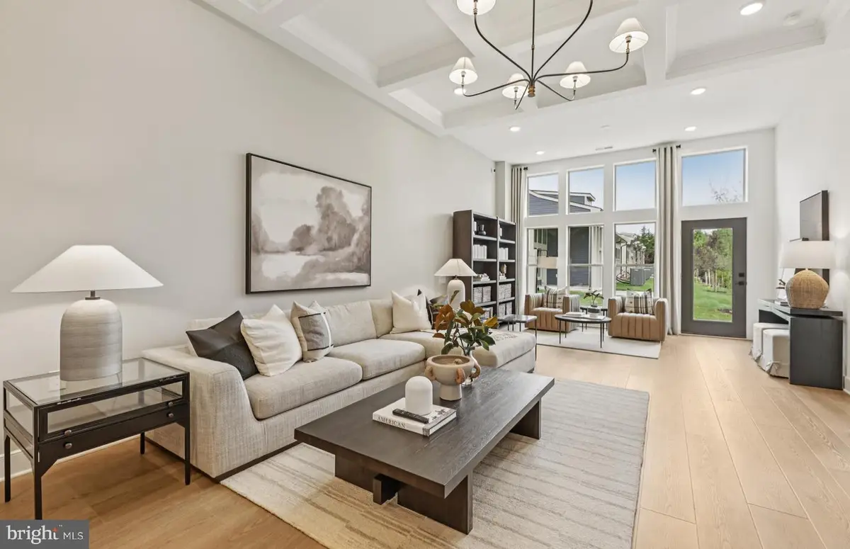 15461 Pink Topaz Ln, Haymarket, VA 20169 - Image #1