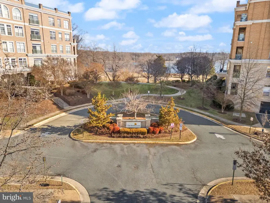 810 Belmont Bay Dr #201, Woodbridge, VA 22191 - #3