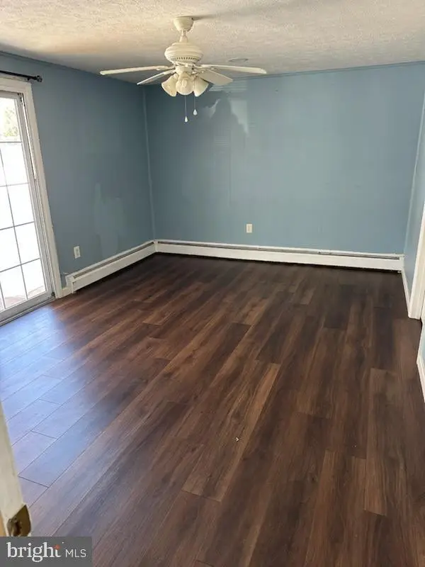 3906 Forestdale Ave, Woodbridge, VA 22193 - #3