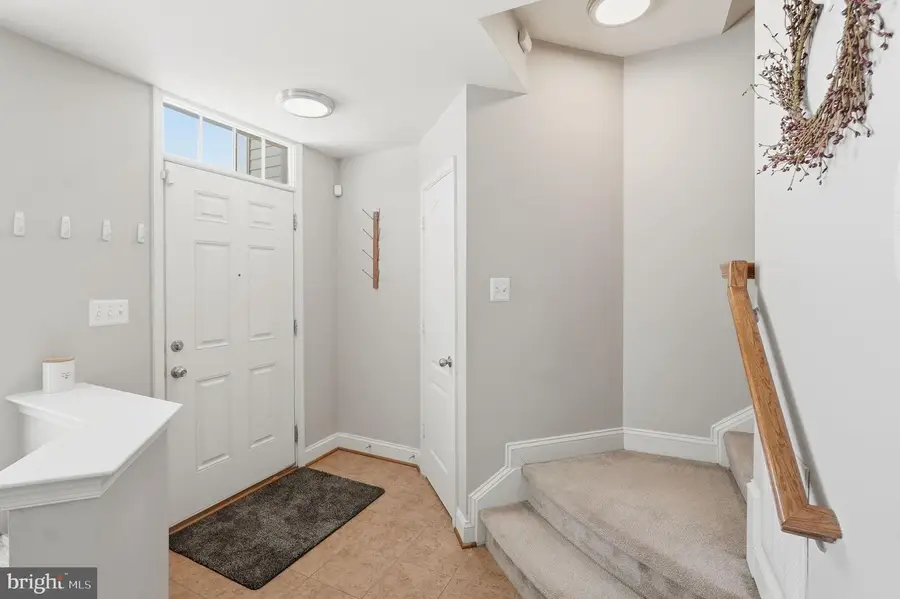 5027 Potomac Highlands Cir, Triangle, VA 22172 - Image #2