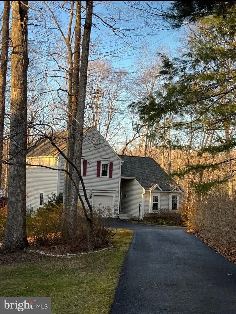 4302 Orkney Ct, Woodbridge, VA 22192 - Image #1