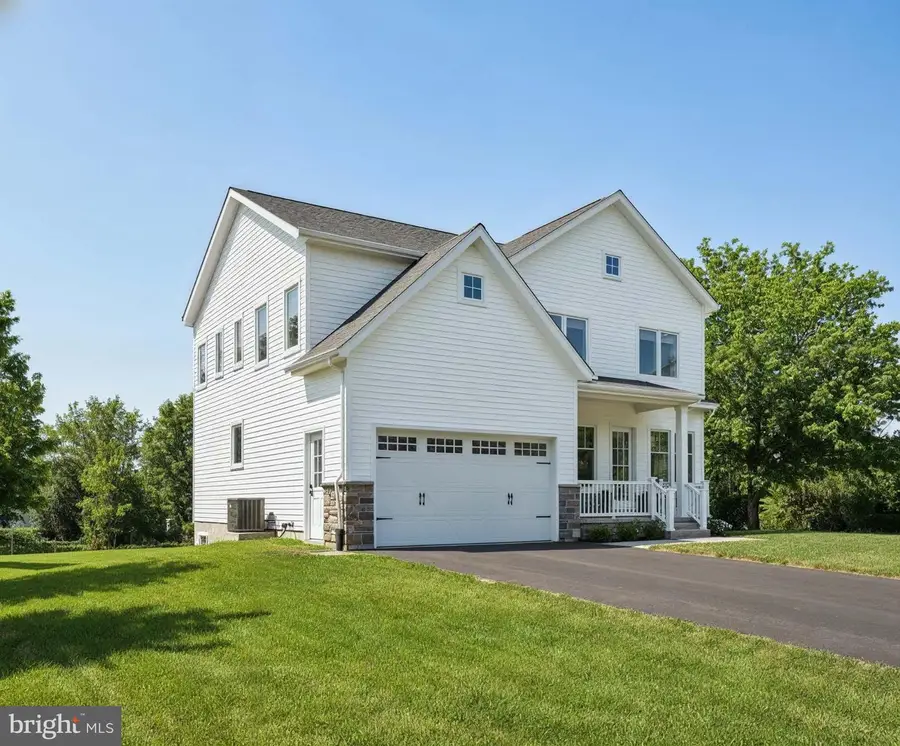 17991 Old Triangle Rd, Triangle, VA 22172 - #2