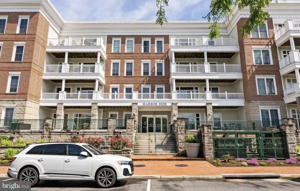 525 Belmont Bay Dr #303, Woodbridge, VA 22191 - Image #1