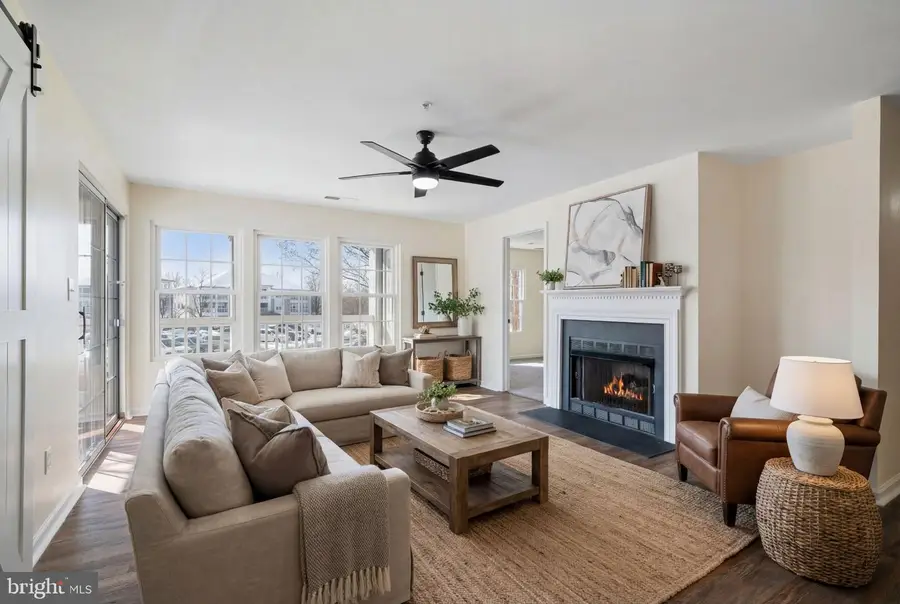 8087 Lacy Dr #204, Manassas, VA 20109 - #3