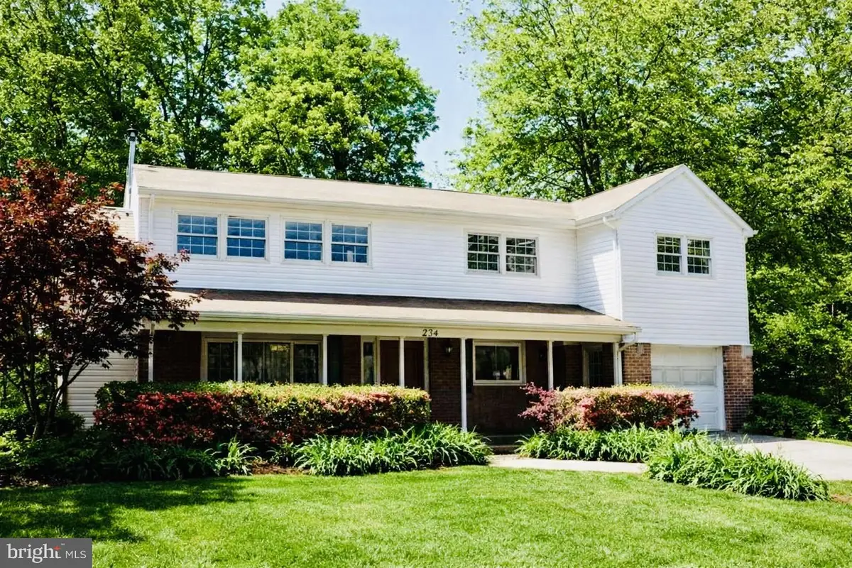 3399 Bristol Ct, Woodbridge, VA 22193 - #1