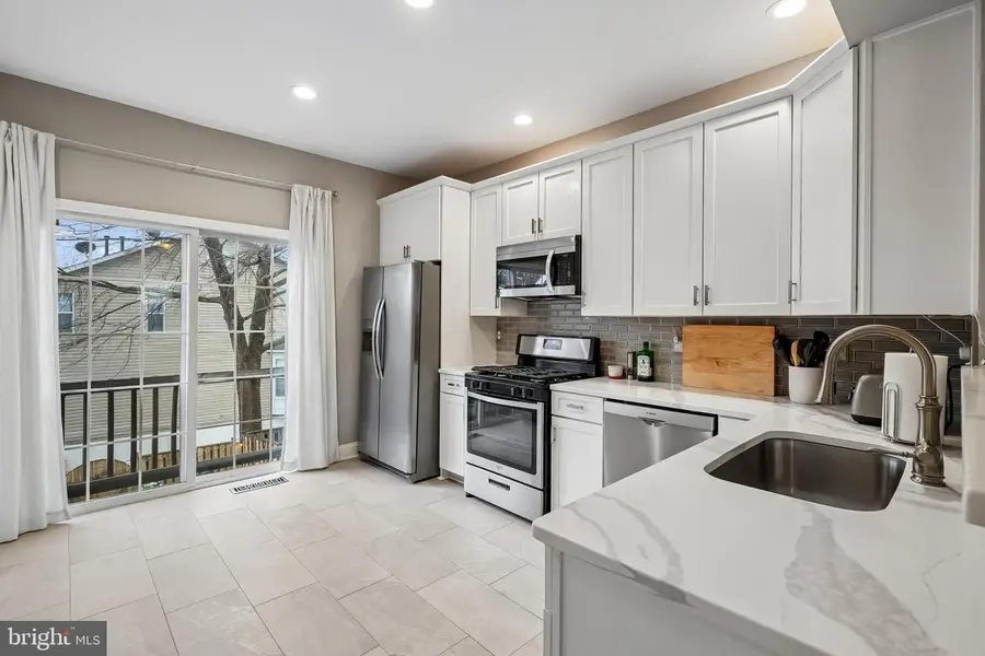 14397 Madrigal Dr, Woodbridge, VA 22193 - #2