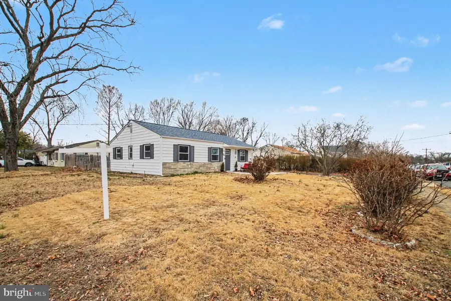 1229 E Longview Dr, Woodbridge, VA 22191 - #3