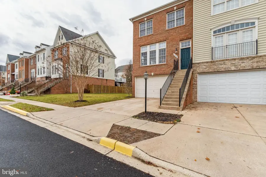 6910 Stanwick Sq, Gainesville, VA 20155 - #3