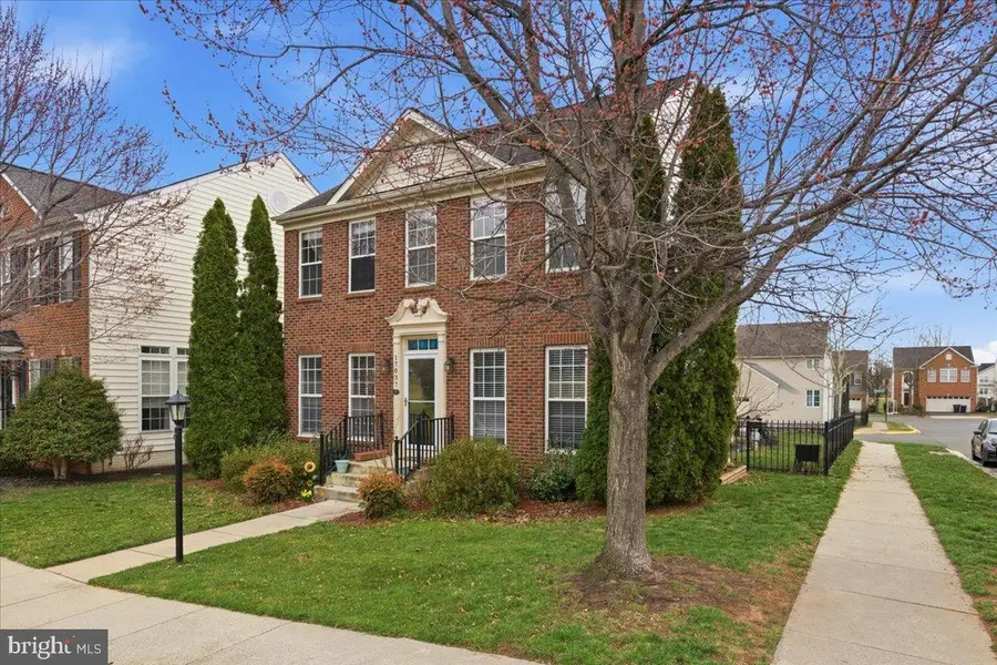 17037 Loftridge Ln, Gainesville, VA 20155 - #3