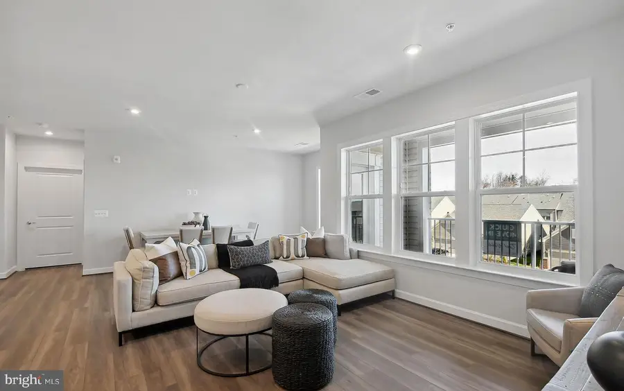 5810 Moonstone Way #401, Haymarket, VA 20169 - #2