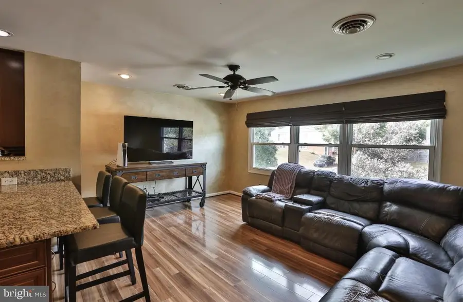 1521 Indiana Ave, Woodbridge, VA 22191 - #3