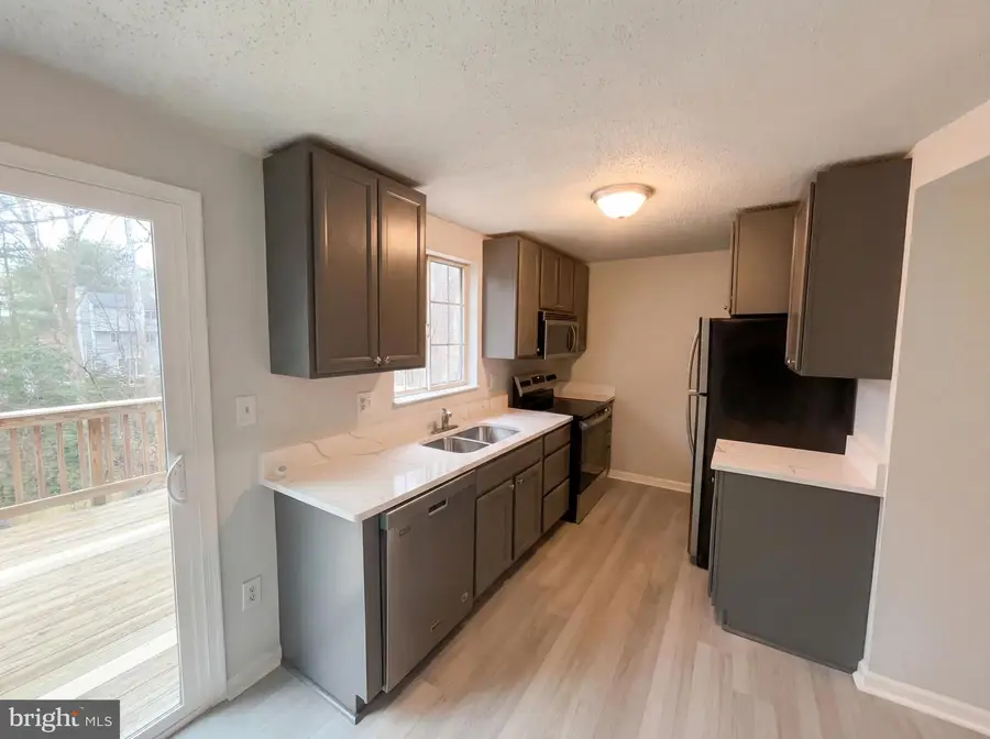 13524 Bentley Cir, Woodbridge, VA 22192 - #2