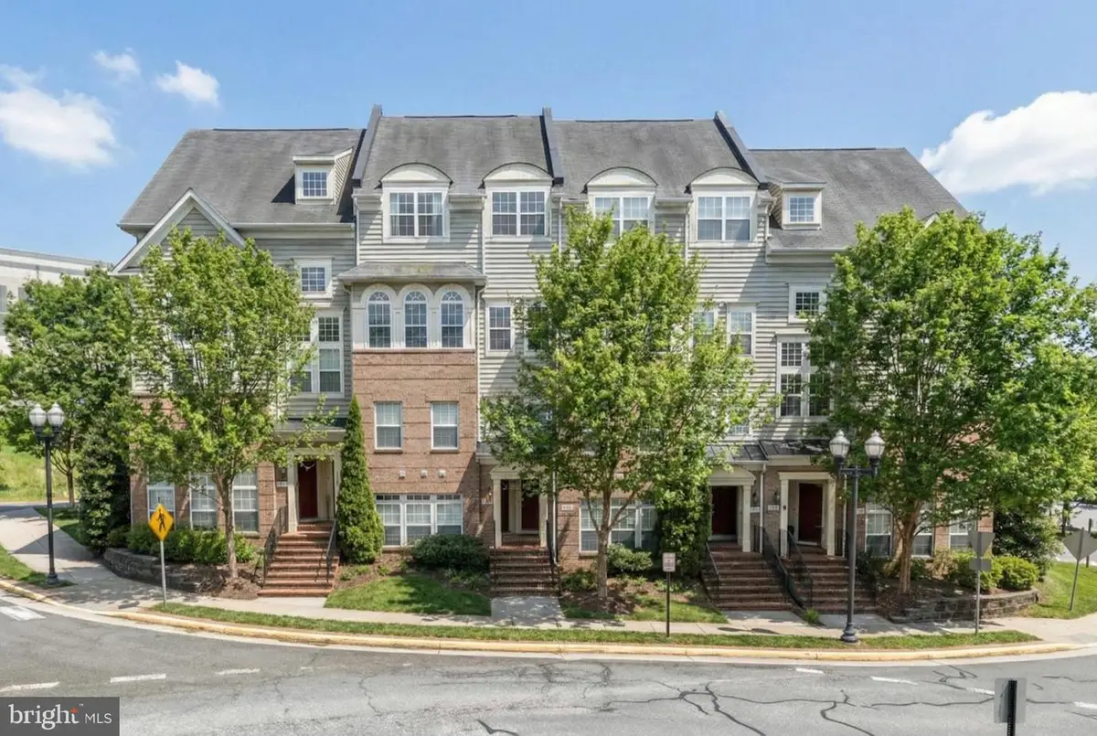 14492 Village High St, Gainesville, VA 20155 - #1