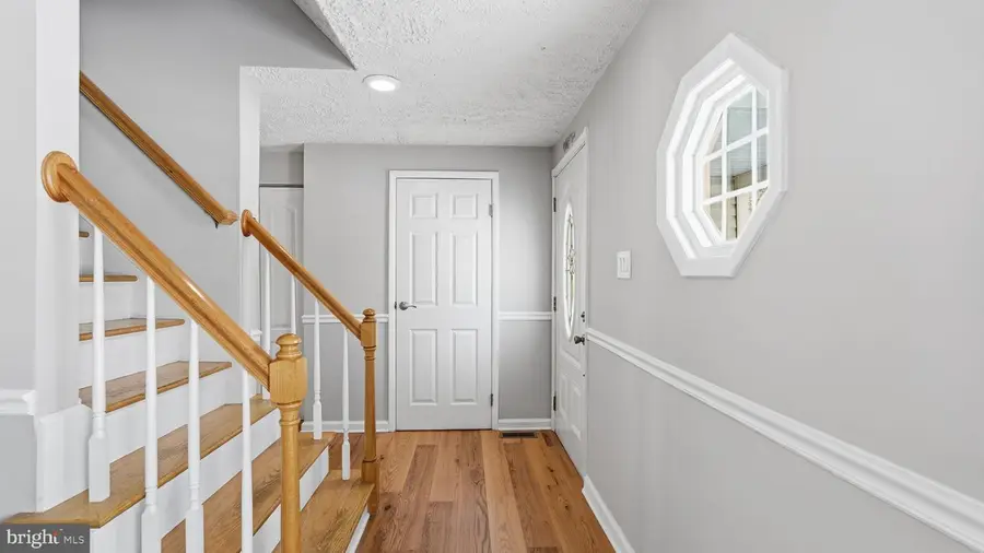 16041 Macedonia Dr, Woodbridge, VA 22191 - #3