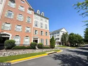 2483 Eastbourne Dr, Woodbridge, VA 22191 - #1