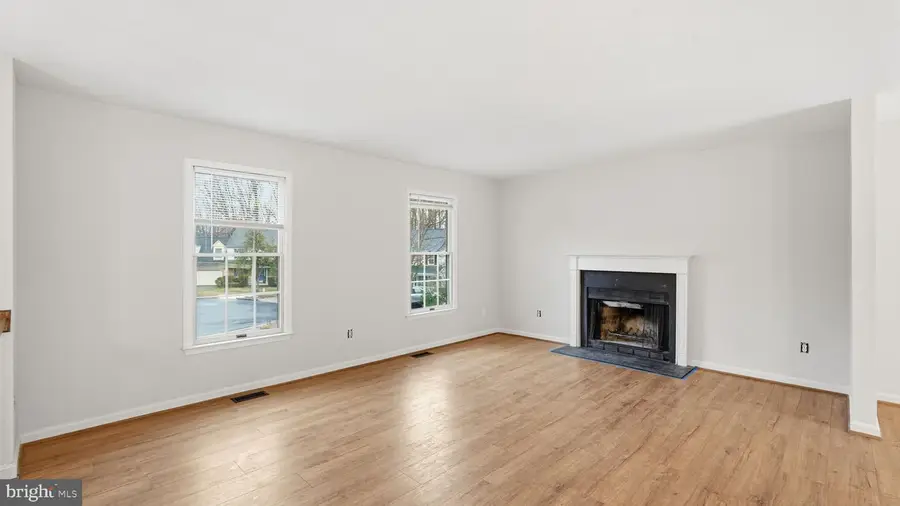 5545 Spangler Ln, Woodbridge, VA 22193 - #3