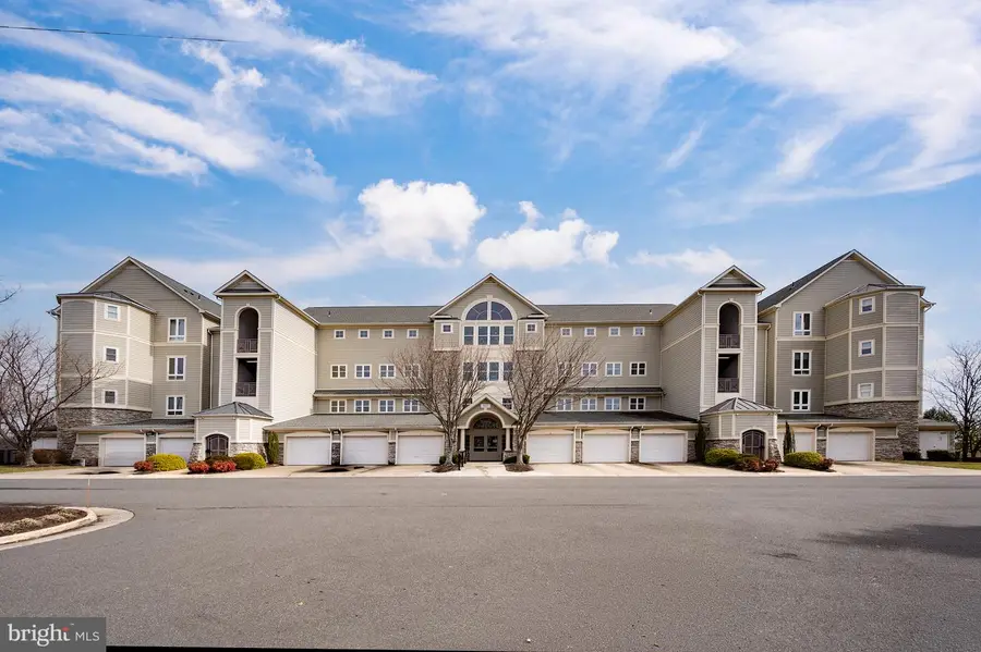 1621 Ladue Ct #207, Woodbridge, VA 22191 - #2