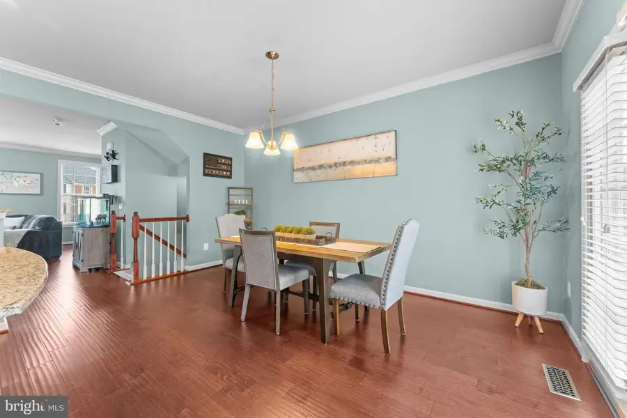 7010 Kona Dr, Gainesville, VA 20155 - #2