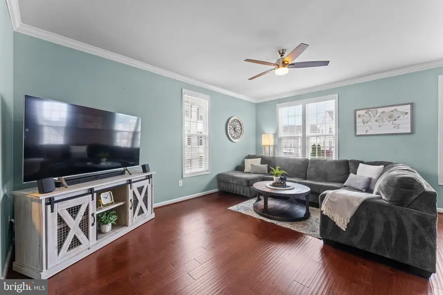 7010 Kona Dr, Gainesville, VA 20155 - #3