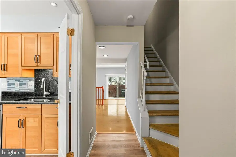 12103 Winona Dr, Woodbridge, VA 22192 - #3