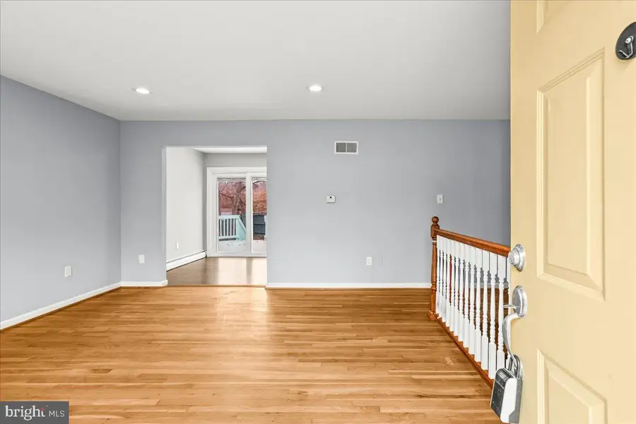 14709 Anderson St, Woodbridge, VA 22193 - #3