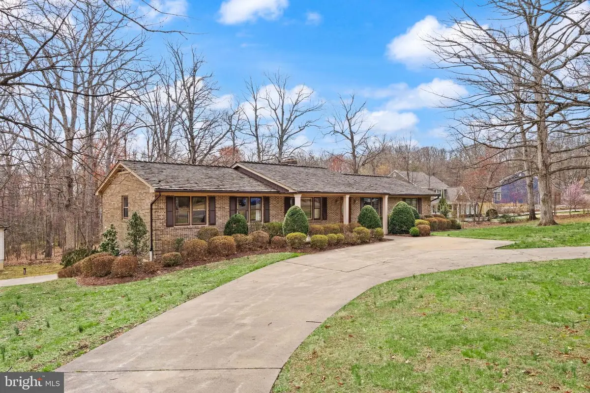 3801 Russell Rd, Woodbridge, VA 22192 - #1