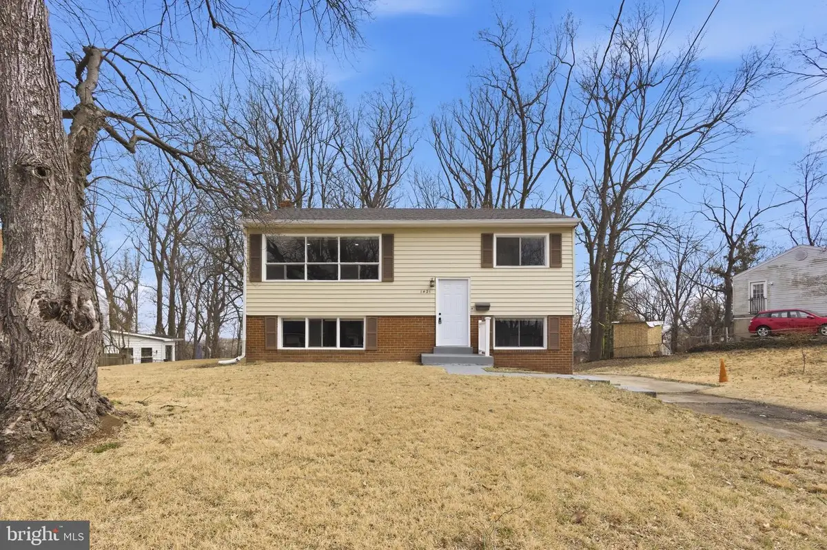 14211 Randall Dr, Woodbridge, VA 22191 - #1