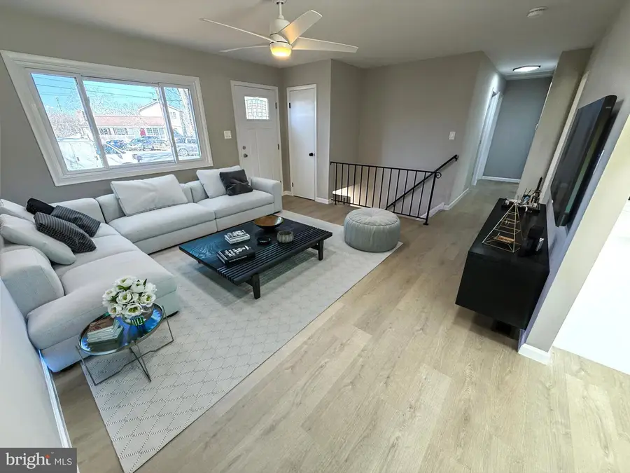 7405 Albemarle Dr, Manassas, VA 20111 - #2