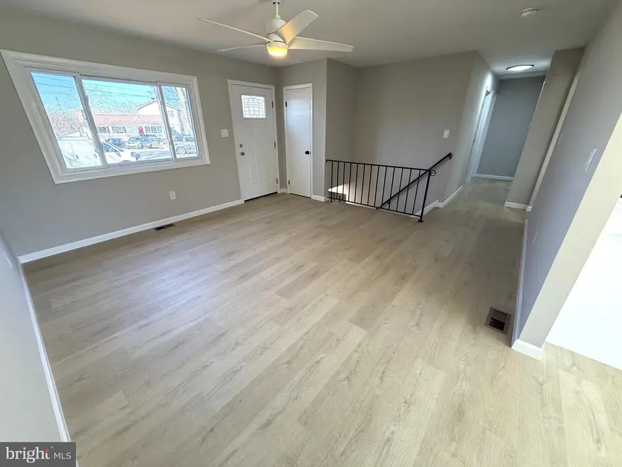 7405 Albemarle Dr, Manassas, VA 20111 - #3