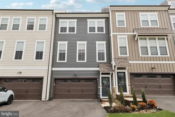 1687 Aspen Poplar Rd, DUMFRIES, VA 22026