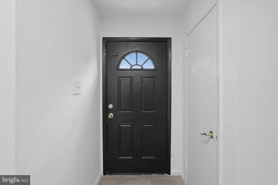 16581 Royal Ct, Woodbridge, VA 22191 - #3