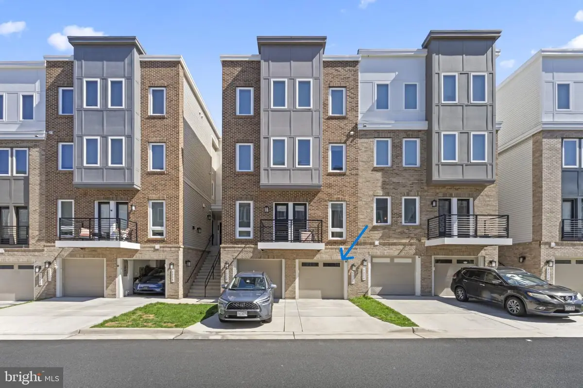 1330 Rail Stop Dr, Woodbridge, VA 22191 - #1