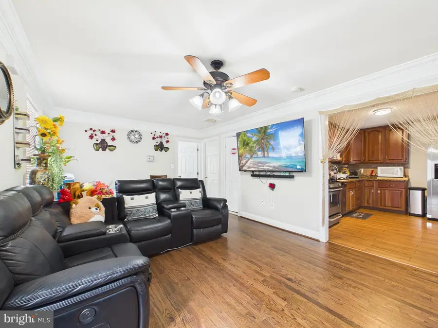 14559 Eastman St, Woodbridge, VA 22193 - #3