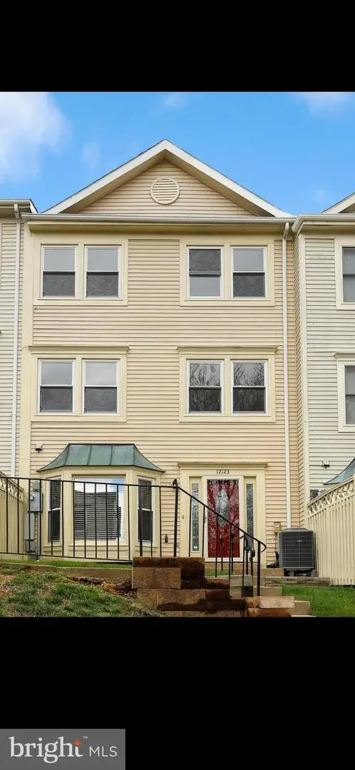 12123 Salemtown Dr, Woodbridge, VA 22192 - #1