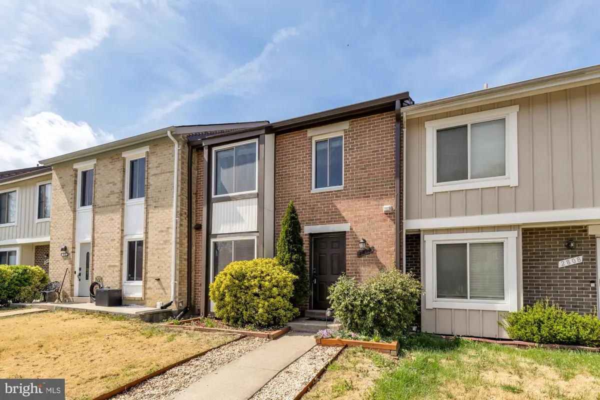 2810 Cambridge Dr, Woodbridge, VA 22192 - #1