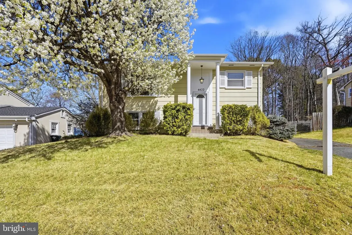 4422 Hamilton Dr, Woodbridge, VA 22193 - #1