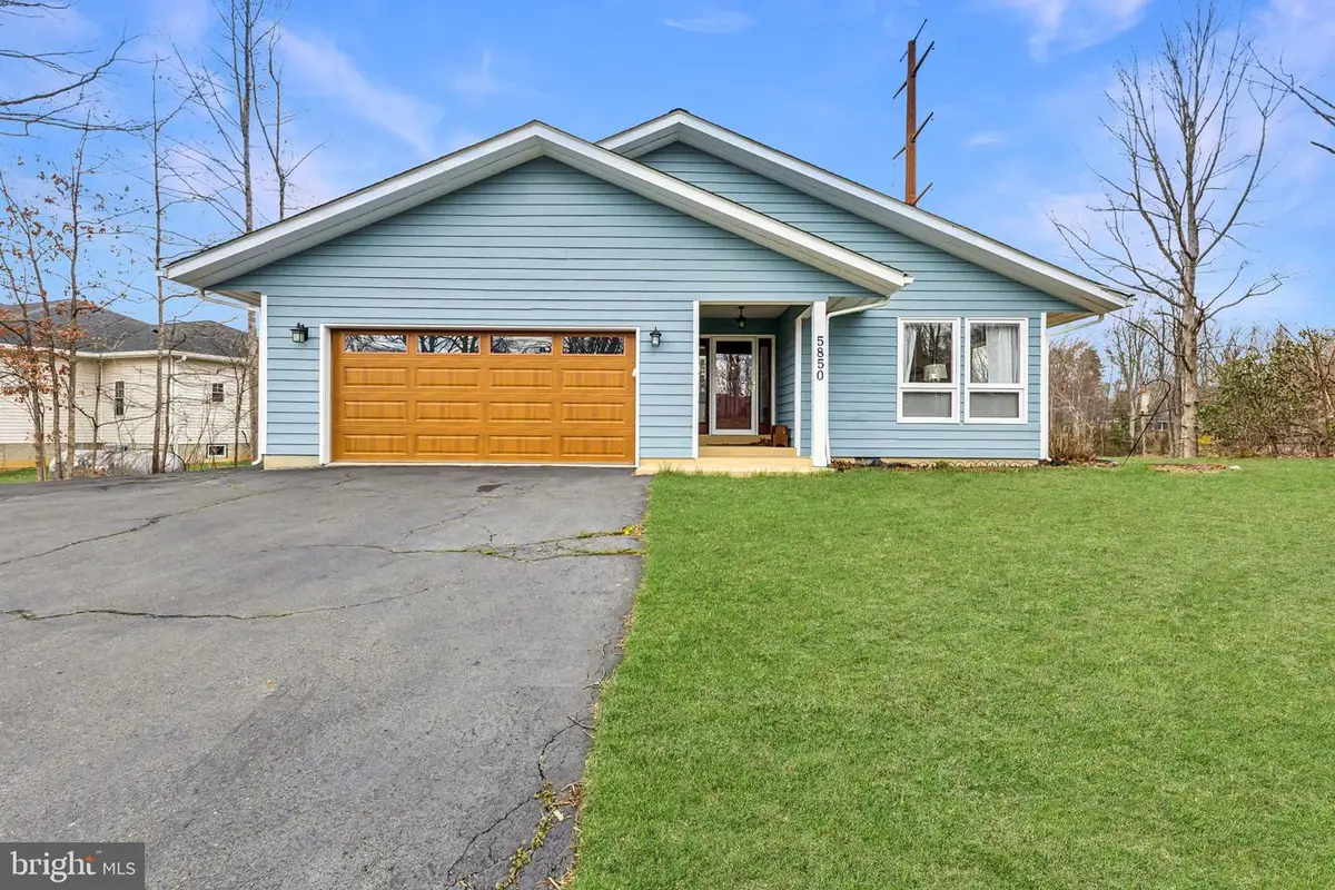 5850 Anthony Dr, Woodbridge, VA 22193 - #1