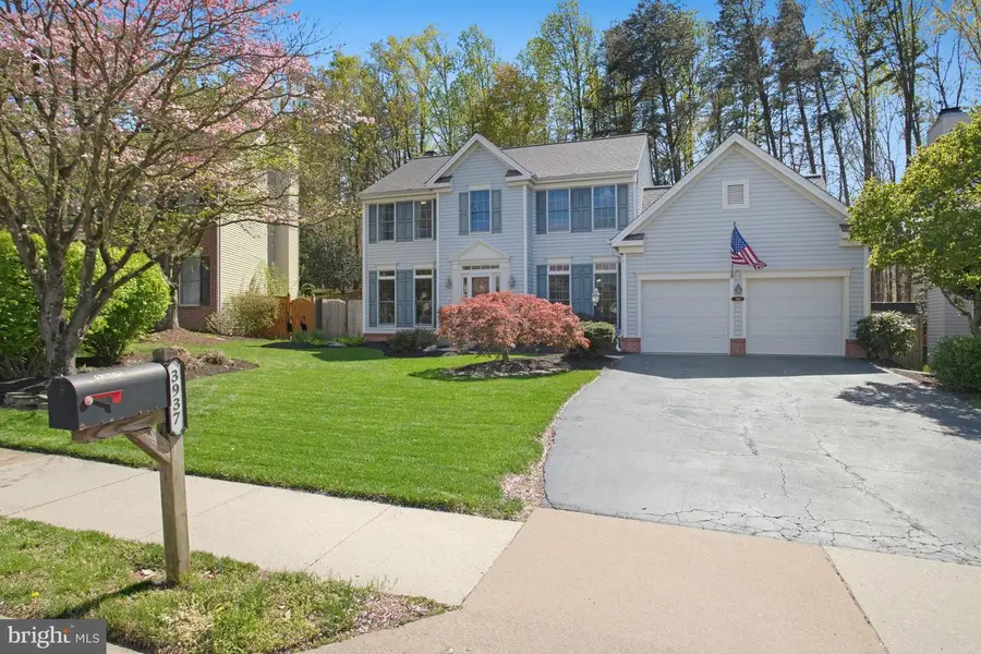 3937 Leaf Lawn Ln, Woodbridge, VA 22192 - #3