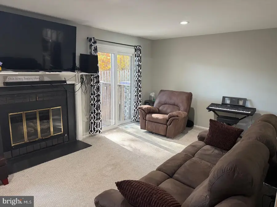 12232 Nutmeg Ct, Woodbridge, VA 22192 - #2