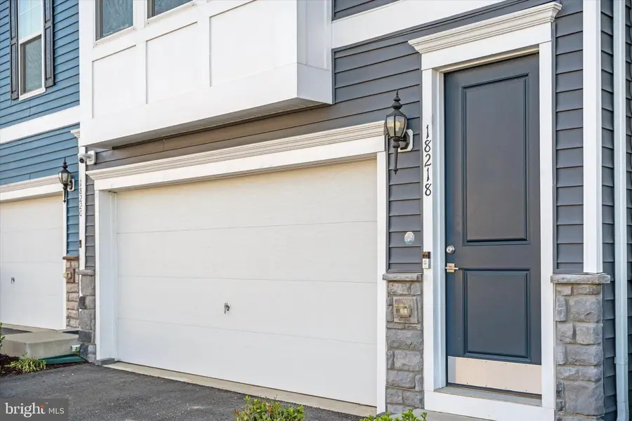 18218 Summit Pointe Dr, Triangle, VA 22172 - #2