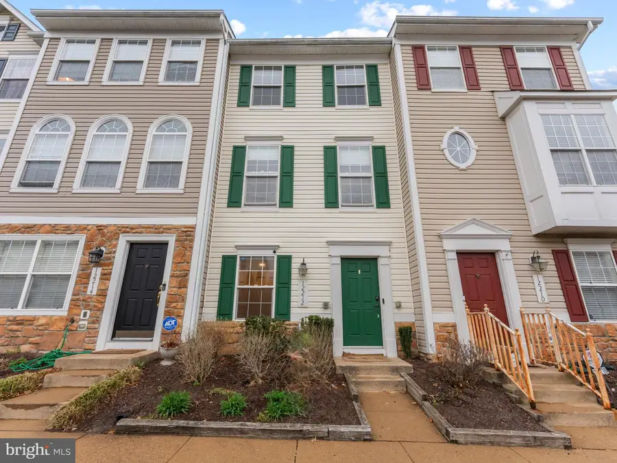 12212 Densmore Ct, Woodbridge, VA 22192 - #2